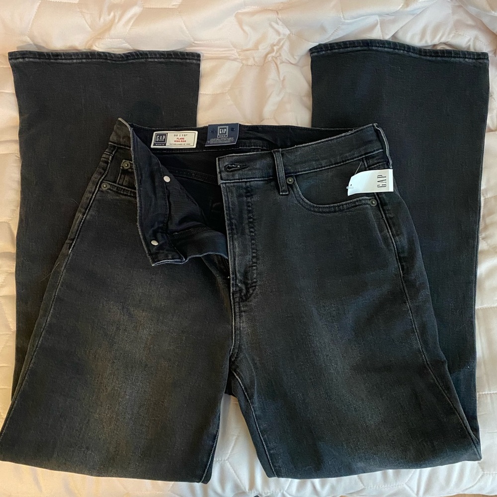 SOLD on Vinted/ NWT Gap High Rise Flare Jean
